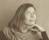 Mary       Morris