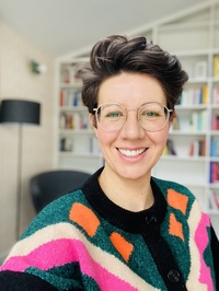 Claire   Lynch profile picture