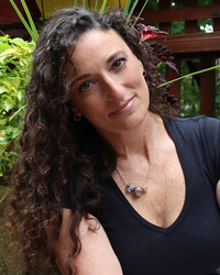 Lorena M. Proia