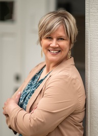 Lori   Jones