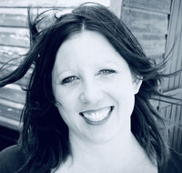 Nicola  Knight