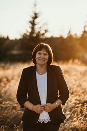 Angela  Clement
