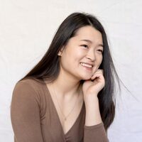 Julia Riew profile picture