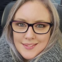 Shauna  Adams