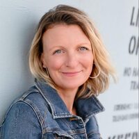 Chelsea Lin Wallace profile picture