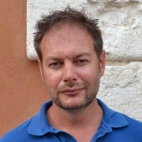 Jonathan     White
