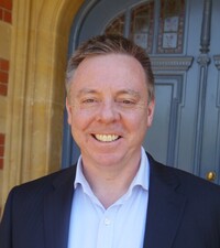 Steve      L    Jones