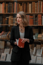 Angela Stienne profile picture