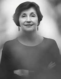 Eliane Robert Moraes