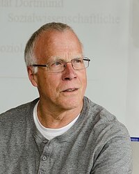 Hartmut Esser