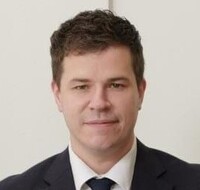 Chris    Perry