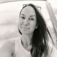 Sarah    Harris