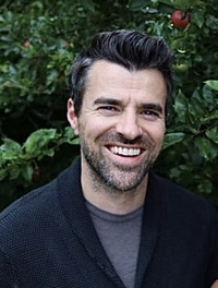 Steve           Jones