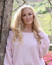Nikki Lee Taylor