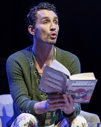 Robert Sheehan