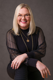 Suzanna Lynn