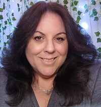 Jenni Chris