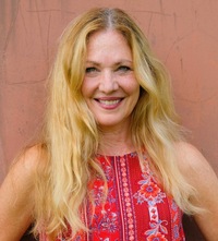Jennifer       Lee