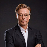 Theo  van Stratum