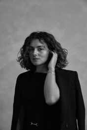 Phoebe  Thompson