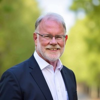 David L Hoshour