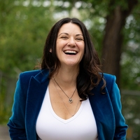 Sarah  Hanson
