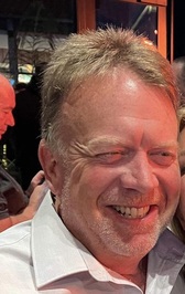 Chris  Hobbs