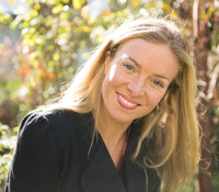 Anna  Maynard