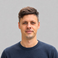 Lee Constantine