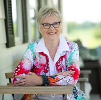 Lorraine  Johnston