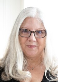 Lynn Gale