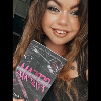 Ayla Valentine