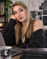 Emma  Lowe