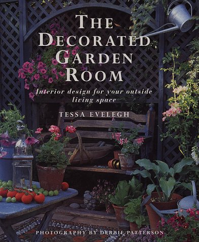 decorated-garden-room