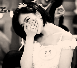 fans self gifs photo: Ham Eung Jung fans self t-ara_eun_jung_fanning_self.gif