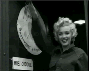  photo Marilyn_Waving_zps14dbf9c5.gif