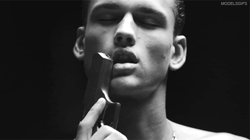 photo tumblr_m97wexPOcb1re01r1o1_500_zps7de8a045.gif