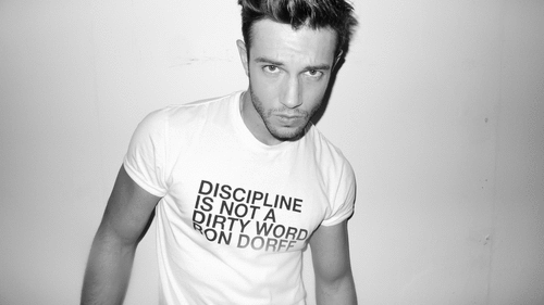  photo JohanAkan3-1.gif