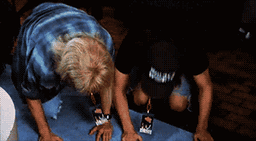 photo bowdown_zps319f4c81.gif