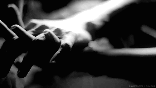 photo couples-hands_zps3c84c53f.gif
