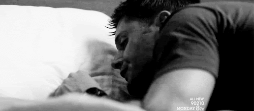  photo tumblr_dean-bed-sleepy_zpsd6eb381f.gif