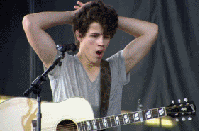 bored gif photo: tumblr_l5g5doqXhl1qbcmizo1_400.gif