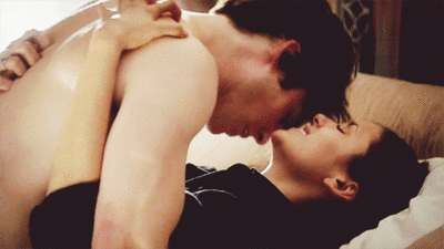  photo Vampire-diaries-delena-sex_zpsfb21405a.gif