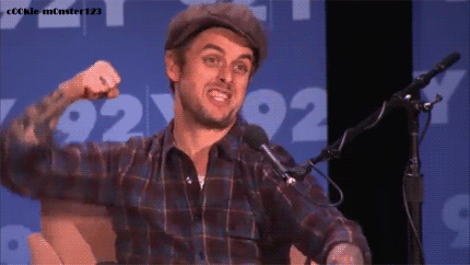 photo giphy28_zpsd4612eab.gif