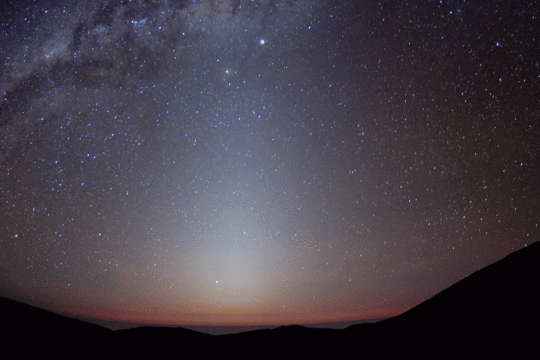 SGU_Zodiacal_Light_and_Milky_Way_800x533