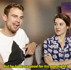 http://38.media.tumblr.com/8f2e6d4a9b72a3c7d3f93e5ed40de511/tumblr_nc0ba9q7xM1shbviro1_250.gif
