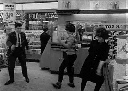  photo tumblr_ne0wmy4BNG1qz6f9yo1_r1_5001_zpspv0upkf8.gif