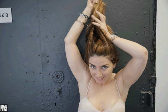 amelia-bun-wavy-hair-man-repeller
