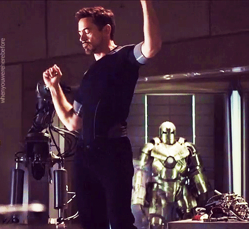 tonystark_dancing
