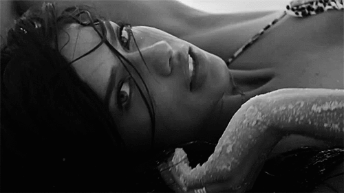 Adriana Lima photo: Adriana Lima gif-3.gif
